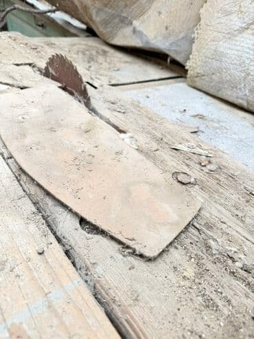 Elektriklə işləyən taxta kəsən dairəvi mişar (stasionar stol üstü)