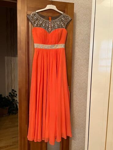 36-38 bedene uygundur.Qardasimin toyuna geyinmisem.1 defe geyinilmis