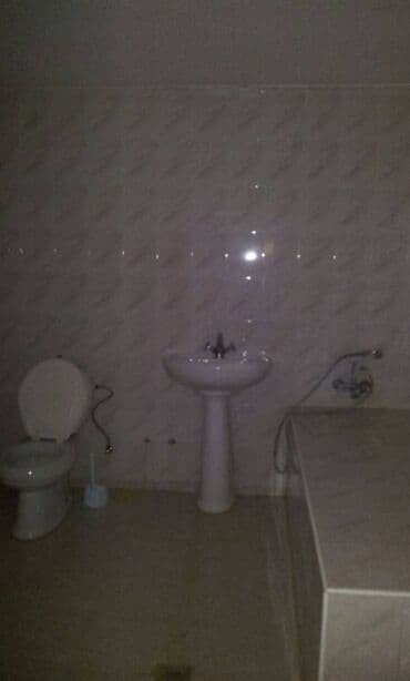 heyət evi: 8 otaq, 220 kv. m, Orta təmir — 10