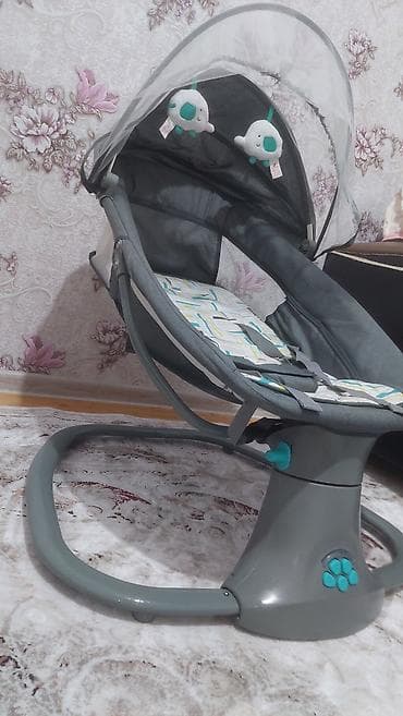 Oğlan və qız üçün, Beşik, Yellənmə mexanizm ilə