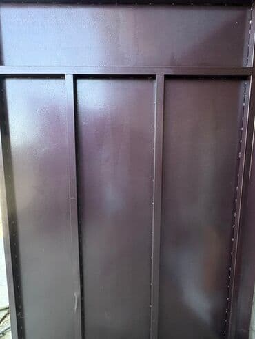 muasir darvazalar: Tünd qəhvəyi rəngdə və metal materialdan hazırlanmış bu qapı, yuxarı — 3