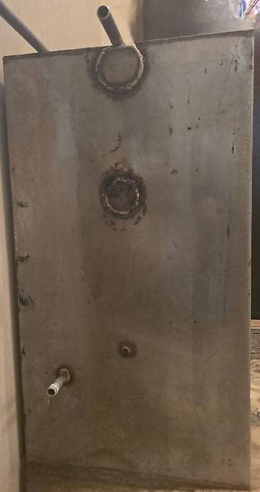 asma tavanlar hamam: 1.5-lik nejaveyka su çəni satılır.Qiyməti 150 manat (yerində — 2