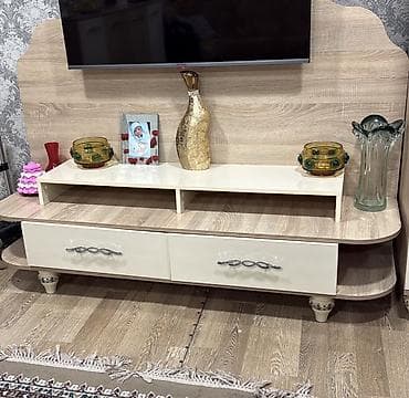 kunc dolablar: Qonaq otağı üçün TV stendi və vitrin dəsti Təsvir: - Material — 1