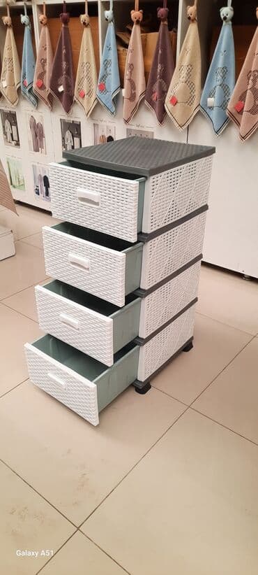 plastik qapılar işlənmiş: Yeni, Açılan, 4 qapılı Düz dolab — 12