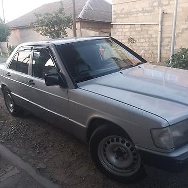 passat b5 ekran: Mercedes-Benz 190 (W201): 2 l | 1989 il Sedan — 6