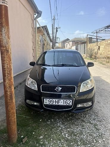 mersedes c class: Ravon Nexia R3 sedan – qara rəng. Xarici: - Aerodinamik kuzov, xrom — 2