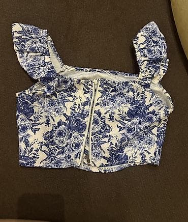 glo hyper plus: Qadınlar üçün qısa top – mavi-ağ güllü naxış - Model: qısa, büstyer — 2