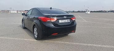 Hyundai Elantra: 1.8 l | 2011 il Sedan