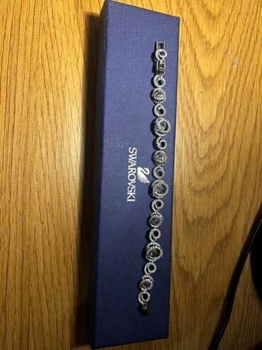 qadınlar üçün strazlı papaqlar: Bilərzik, Swarovski — 4