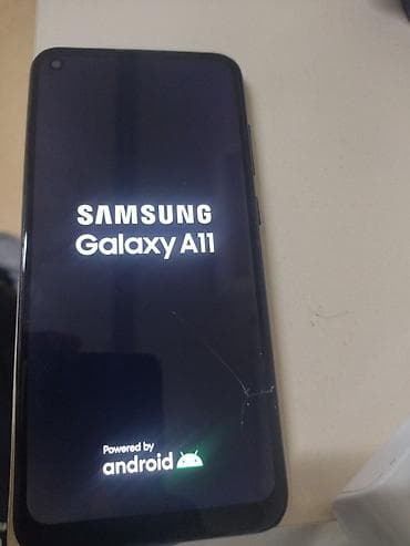 a 10 ekran: Samsung Galaxy A11, 32 GB, rəng - Qara, Qırıq — 1