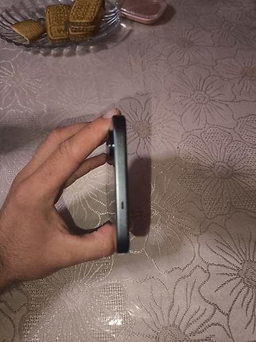 plesteysn 2: Tecno Spark, 256 GB, rəng - Qara, Zəmanət — 10