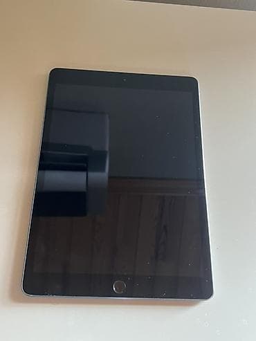 mini digital kamera: İşlənmiş Apple iPad 7 (2019), 10,2", 64 GB, Ünvandan götürmə — 1