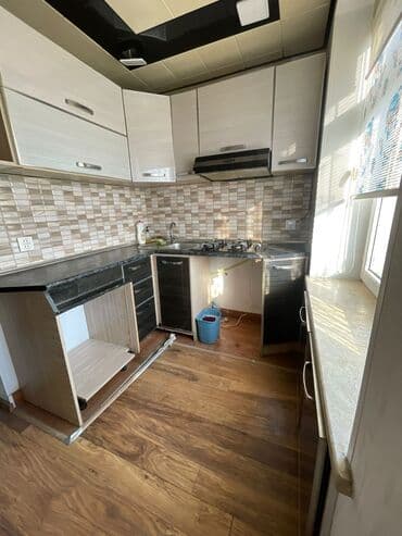 купить квартиру в баку азербайджан: Bakı, Neft Daşları qəs., 3 otaqlı, Köhnə tikili, m. Qara Qarayev, 65 kv. m — 3