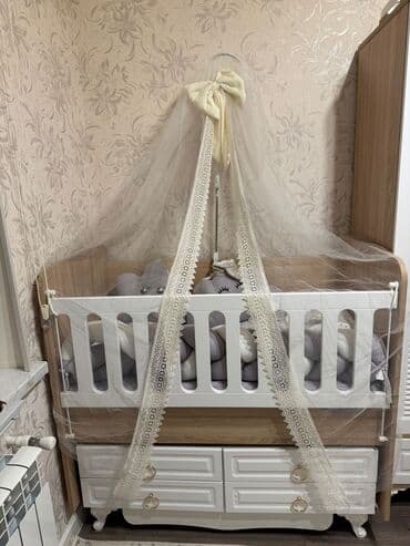 2 mərtəbəli çarpayı: Oğlan və qız üçün, Yeni, Dördbucaq, Beşik, Dəst ilə, Matras ilə, Yellənmə mexanizm ilə — 4