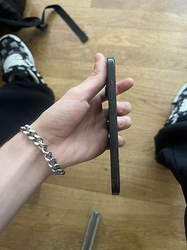 iphone 16 bakıda: IPhone 15 — 4