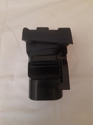 Моторы и детали моторов: Mercedes-Benz E klas 210 modelinin hava defilektorudur sag tərəfidir — 6