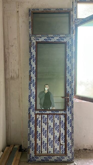 plastic qapi: Plastik qapı – üstlü vitrajlı model - Material: PVC profil (rəng – — 2