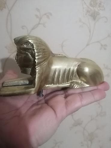 Монеты: Heykəl bronzadan На изображении представлена статуэтка египетского — 4