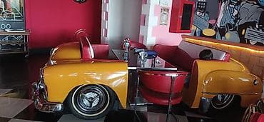 divan desti: Satılır: Retro “American diner” üslubunda avtomobil temalı restoran — 1