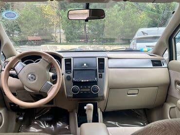 nisanlar: Nissan Tiida: 1.5 l | 2011 il Sedan — 3