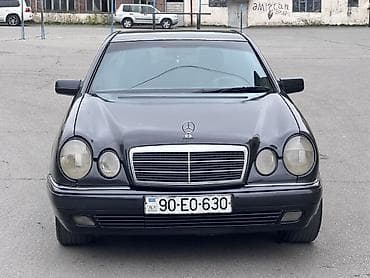 Mercedes-Benz E‑Class (W210) sedan - Korpus: qara rəng, 4 qapı, xrom