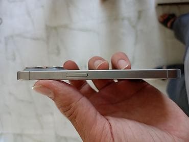 ön kamera: IPhone 15 Pro, 128 GB, Natural Titanium, Barmaq izi, Face ID — 4