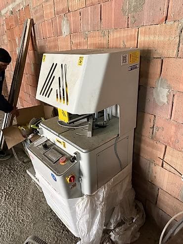 kunc kesen misar: Alüminium/profil emalı üçün avtomatik kəsmə dəzgahı Məhsul təsviri: - — 4