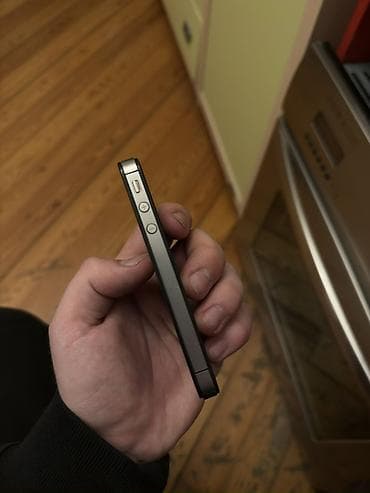 Video oyunlar və konsollar: IPhone 4S, Qara — 5