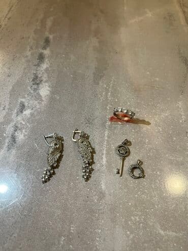 Gümüş zinət əşyaları – 4parça. Təmiz gümüşdür Hamısını birlikdə 130