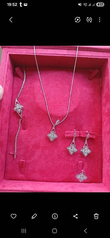 broşlar: Dəstə daxildir: Üzük, Sırğa, Bilərzik, Ağ qızıl, 585 Əyar — 1