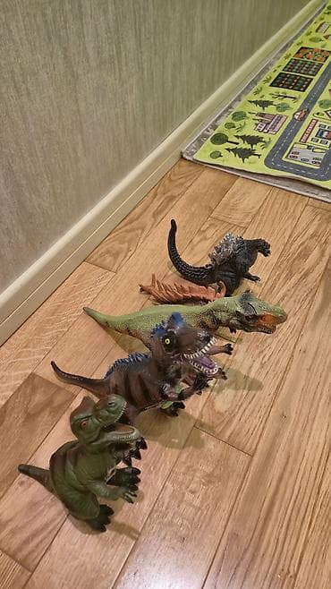 CD, DVD диски и кассеты: Статуэтка, 2025 год, Италия, Бесплатная доставка — 6