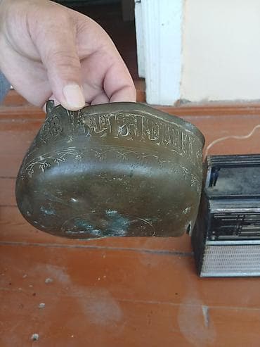 kohnə pulların qiyməti: Satılır: Köhnə kolleksiya əşyaları dəsti 1) VEF 202 portativ radio - — 1