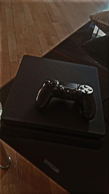 playstation lombard: PlayStation 4 Slim konsolu + DualShock 4 gamepad - Model: PS4 Slim — 1