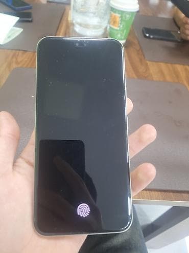 Smartfon – böyük ekranlı, ön hissədə ikili kamera/face sensor