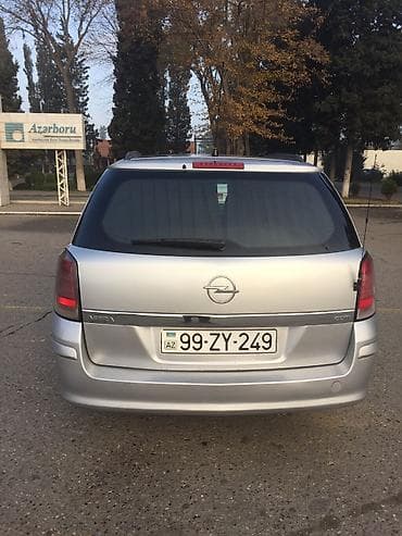 audi a4 ehtiyat hisseleri: Opel Astra Caravan (universal) – gümüşü rəng - Kuzov: universal — 2