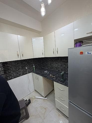 Mətbəx mebeli dəsti – L şəklində, işıqlı və funksional dizayn - Üst