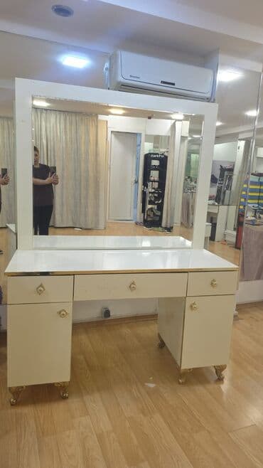 кухонные стулья: Прямоугольный стол — 1