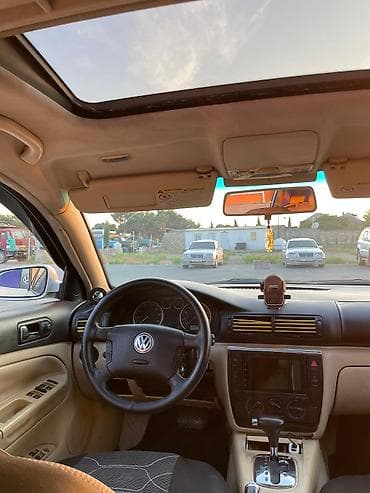 multi sukan: Volkswagen sedan – salon detalları və komfort - Rəng: bej/qaranlıq — 1