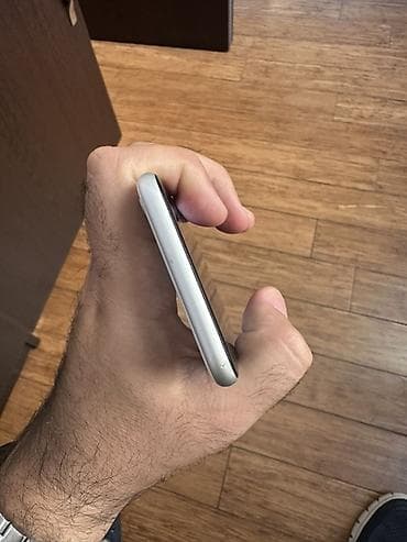apple m1: IPhone SE, 128 GB, Ağ, Barmaq izi — 5