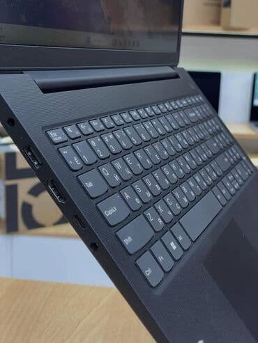 lenovo ideapad 330: Lenovo noutbuk – 15.6" ekranlı, tam ölçülü rəqəmli klaviatura və — 2