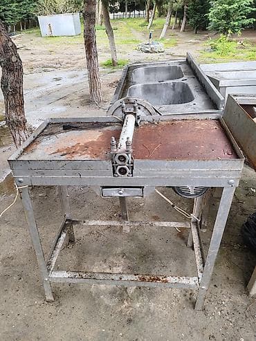 et ceken maşın: Sənaye tipli ətçəkən qurğu (stolüstü, elektriklə - Korpus və çərçivə — 1