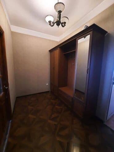 qarayev obyekt: Qaraev metrosuna yaxın Ruslan marketə yaxın 9 mertebeli binanın 8-ci — 8