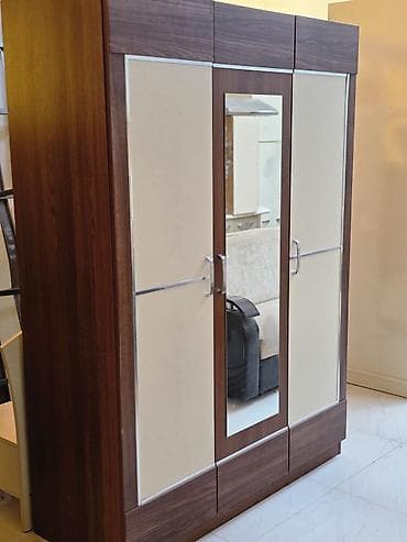 İşlənmiş, 3 qapılı, Güzgülü, Qəhvəyi, Açılan, Düz dolab lalafo.az -da İşlənmiş, 3 qapılı, Güzgülü, Qəhvəyi, Açılan, Düz dolab