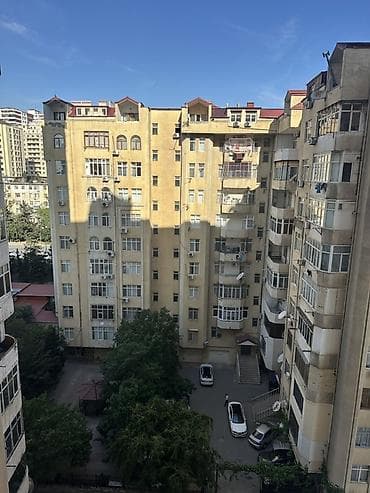 1 otaqlı ev: 4 otaqlı, Yeni tikili, m. Memar Əcəmi, 165 kv. m — 3