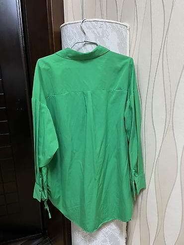 Şəxsi əşyalar: Yüngül yaşıl qadın köynəyi - Stil: oversize/rahat kəsim, uzunqol - — 2