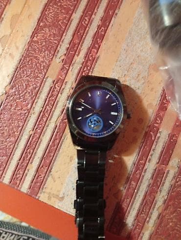 Kişi qol saatı – metal korpus və metal qolbaq - Rəng: qara korpus və