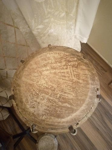 bongo: Musiqi aləti dəsti – 4 ədəd zərb aləti və dayaq ayaqları Tərkibi: - 2 — 4