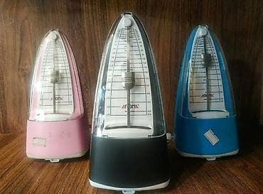 Mexaniki metranom. Mağazamızda həmçinin elektron metranomlara da rast — 1