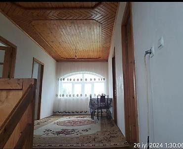 1 otagli evler: Geniş və işıqlı evin ikinci mərtəbəsində yerləşən dəhliz/zal satılır — 1