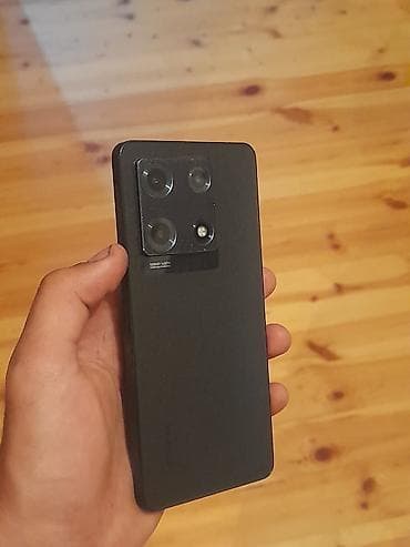 pad mini 6: Məhsul: Qara rəngli smartfon Xüsusiyyətlər: - Korpus: Düz kənarlı — 3